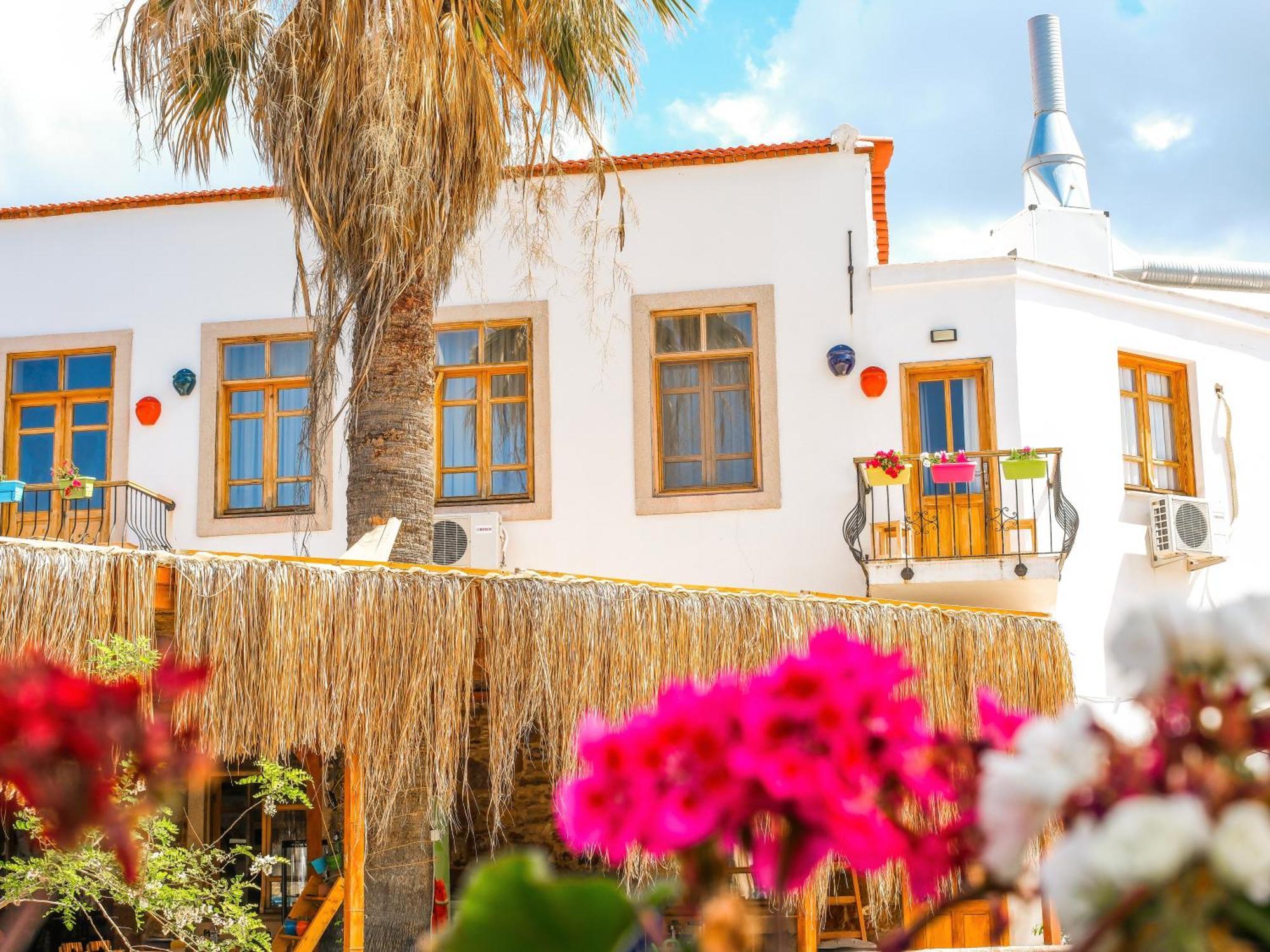 Cesme Puerhayal Pansiyon Bagian luar foto